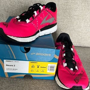 BNIB Brooks Neuro 2 Women’s Running Shoe- Hot Pink/ Black/White 10.5